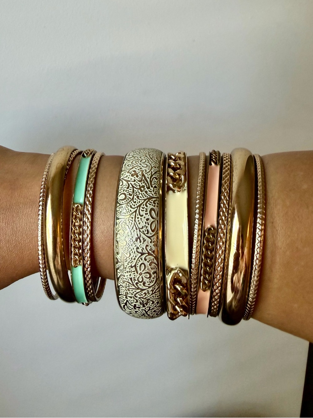 12 piece pastel and gold color bangle set